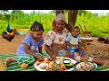 Life style of an African mom cooking with her children//African village life