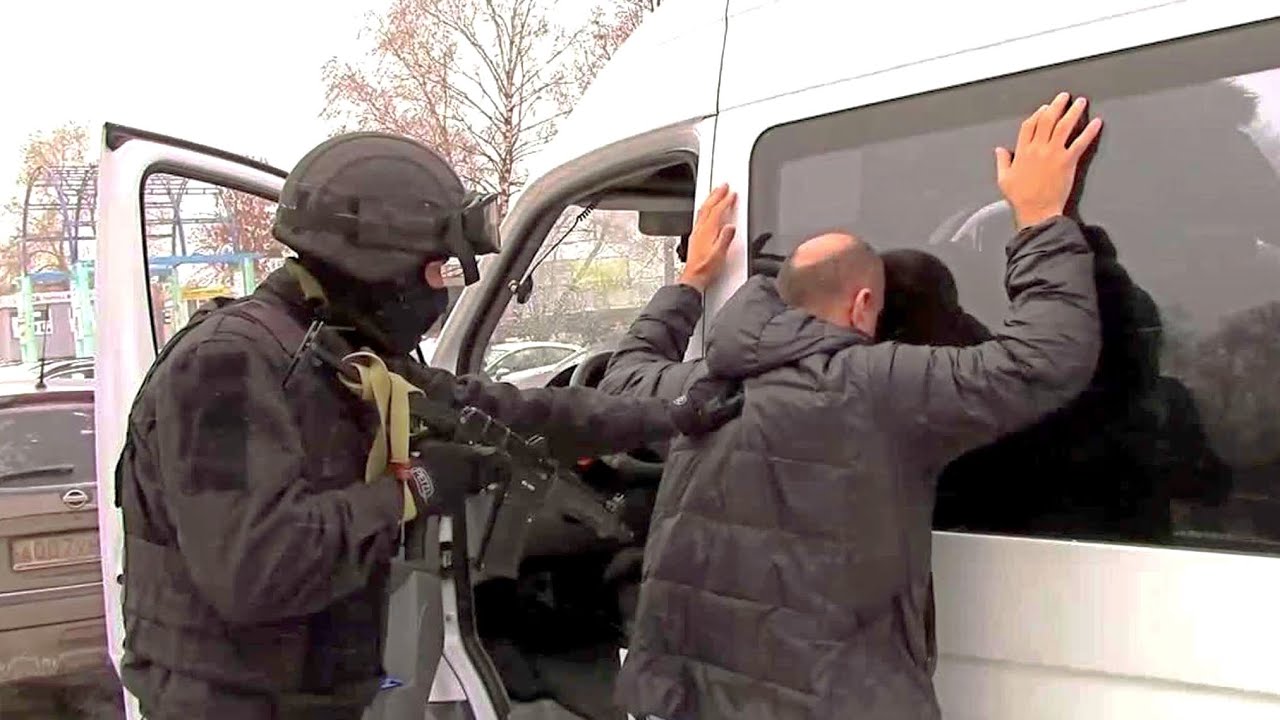 задержание вымогателей таксистов