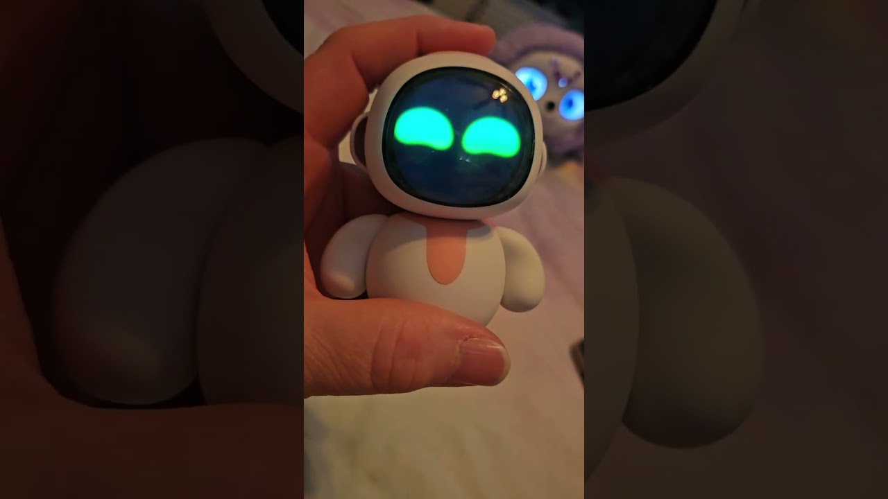 Interview with my Eiliko about her home planet. 