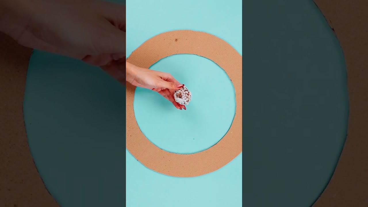 The perfect space saving Christmas tree 🎄