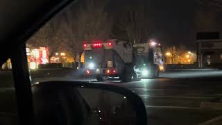 Schwarze Supervac Vortex Street Sweeper sweeping parking lot