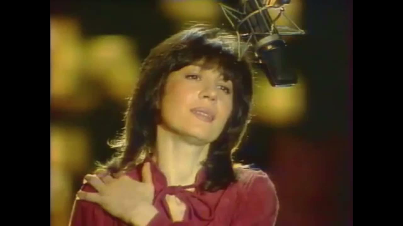 Песня елены камбуровой молодой гусар. Песня окна камбурова. Песня окна камбурова. Камбурова 2022. Песня окна камбурова.