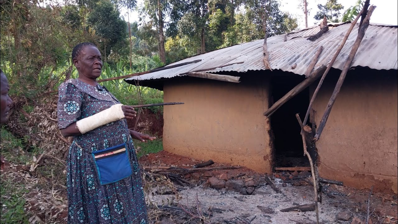 Omomura oitete Ise nere gosambwa nabanyakenyoro ne'nyomba yaye nero  gosambwa.