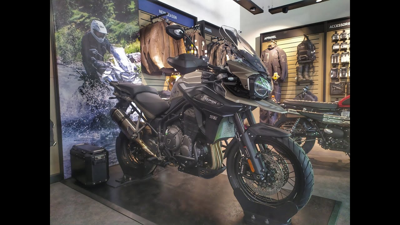 New model 2020 Triumph 1200 desert edition