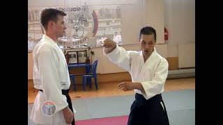 Setting up strike techniques on the example of the 4th control in Yoshinkan Aikido.