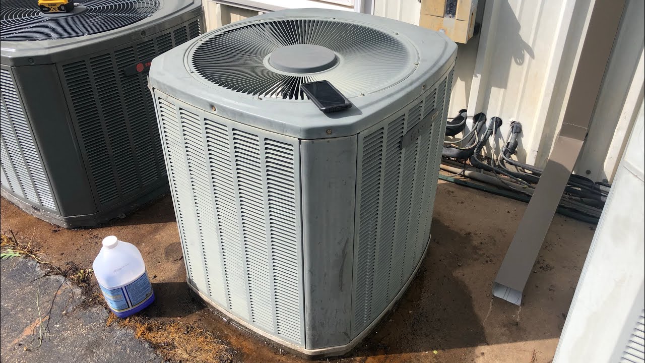 2002 Trane XR11 Heat Pump Starting Up In Cool Mode - YouTube