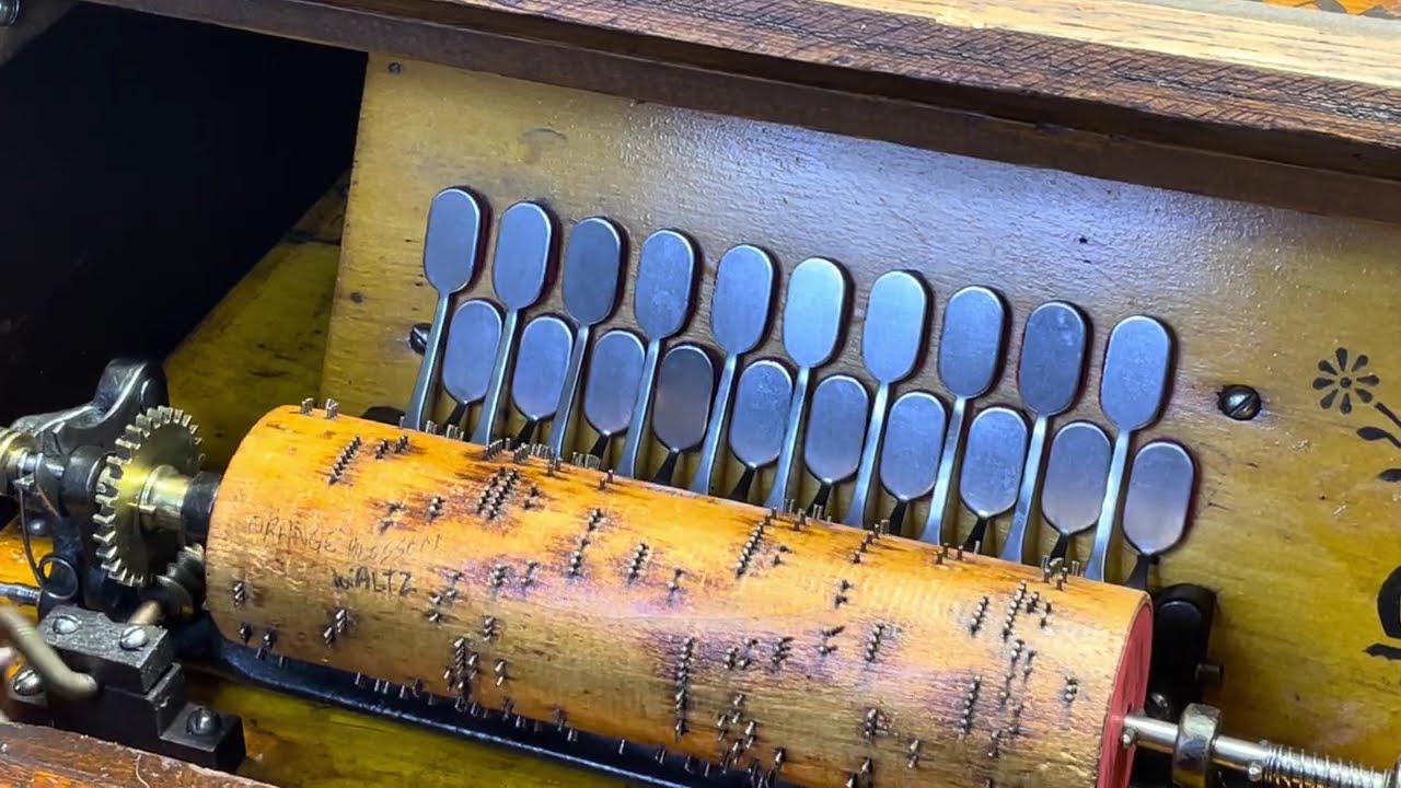 Chautauqua Roller Organ - YouTube