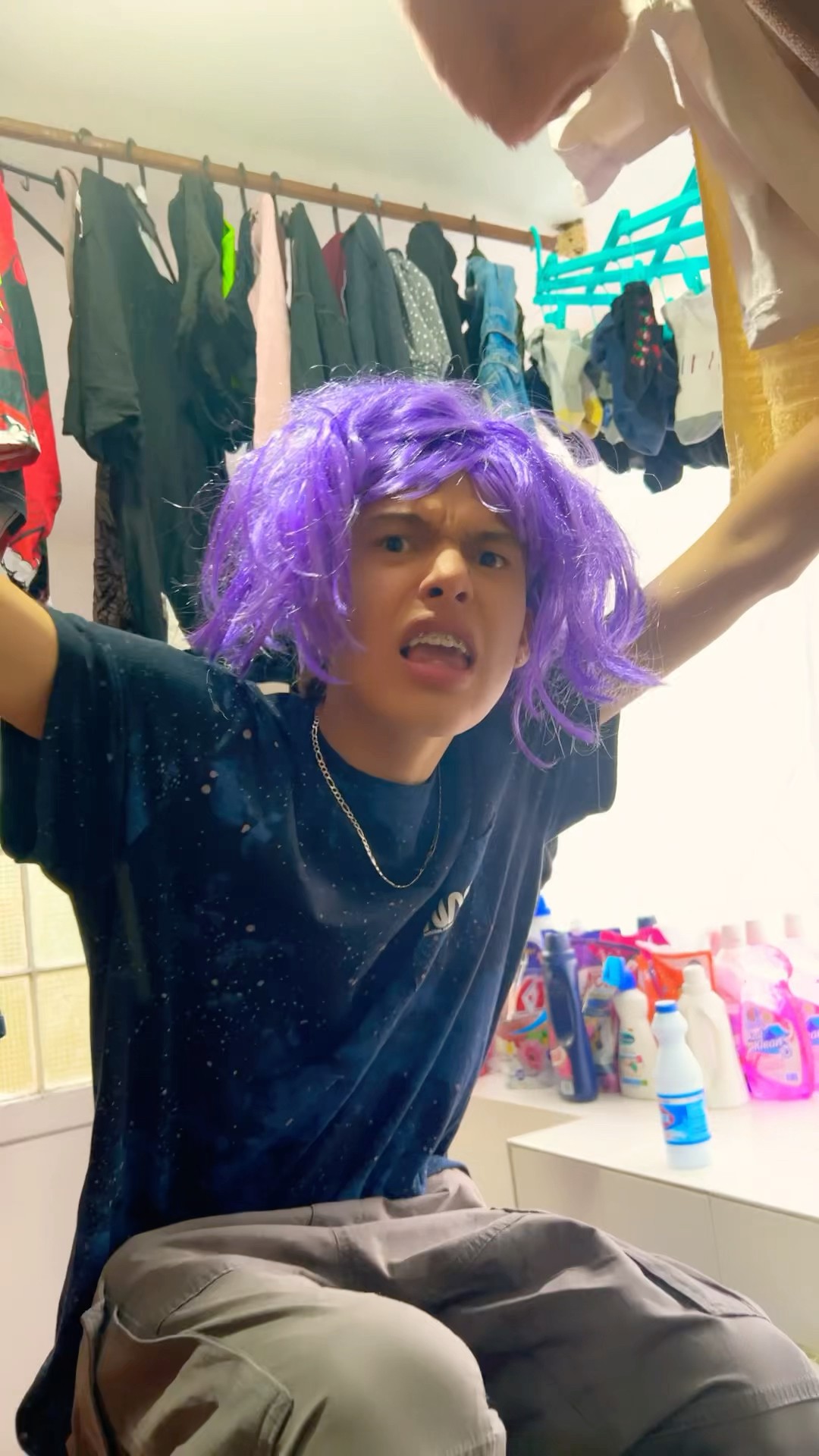 CADA VES QUE MI MAMÁ SE VA! ?‍?#humor #cosasdefamilia #comedia #shortviral #fypシ゚