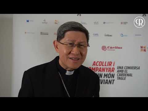 El cardenal Tagle a Barcelona, en conversa amb els periodistes