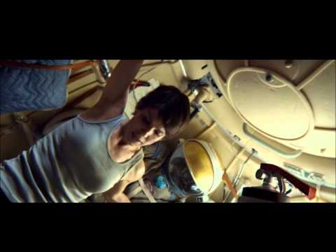 Gravity - Clip (6/11): Ryan escapes from the ISS