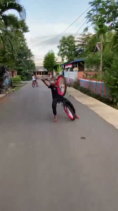 Ketika Jatuh dari Sepedah, Freestyle Sepeda, Skill Standing, #sepedaindonesia #freestyle #automobile