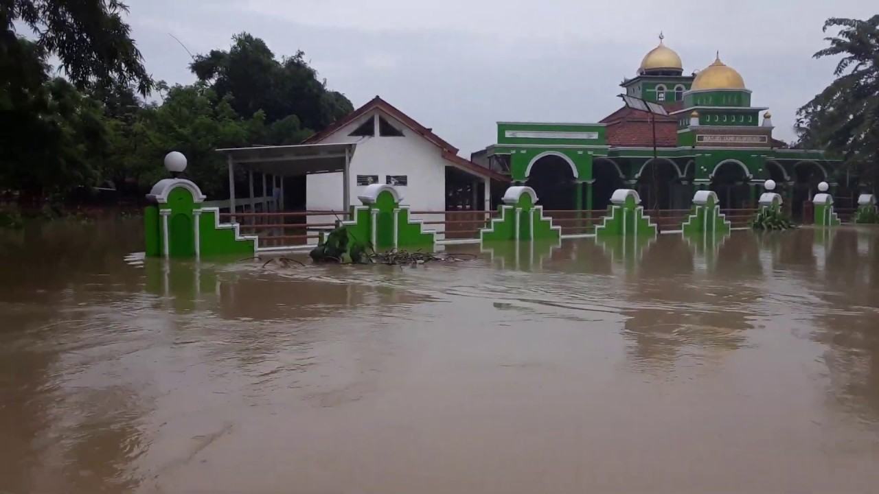 BANJIR KARAWANG 2020 HAMPIR 2 METER. - YouTube