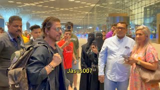 Shah Rukh Khan Spotted At Airport. 13\/02\/2024