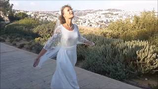 Video thumbnail of "Dance with me oh Lover of My soul...(in Israël/Jeruzalem)"