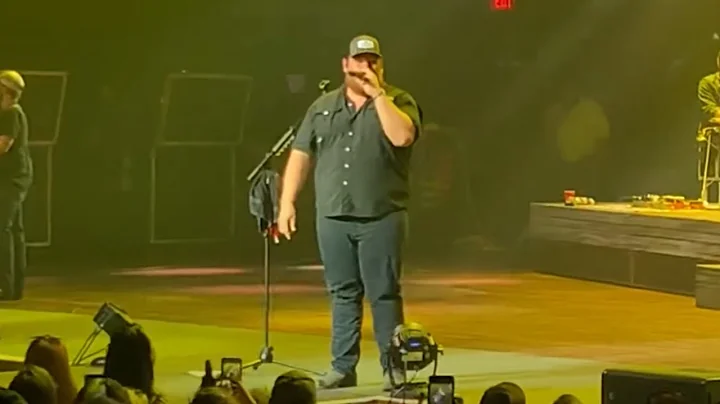 Luke Combs erstattet Geld an die GANZE Location!