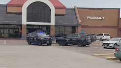 Cashier stabbed multiple times in Kroger robbery in Fort Worth, officials say thumbnail