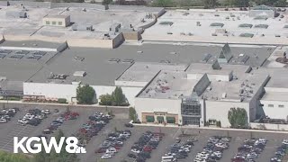 2 break into Washington Square Mall jewelry store, flee scene