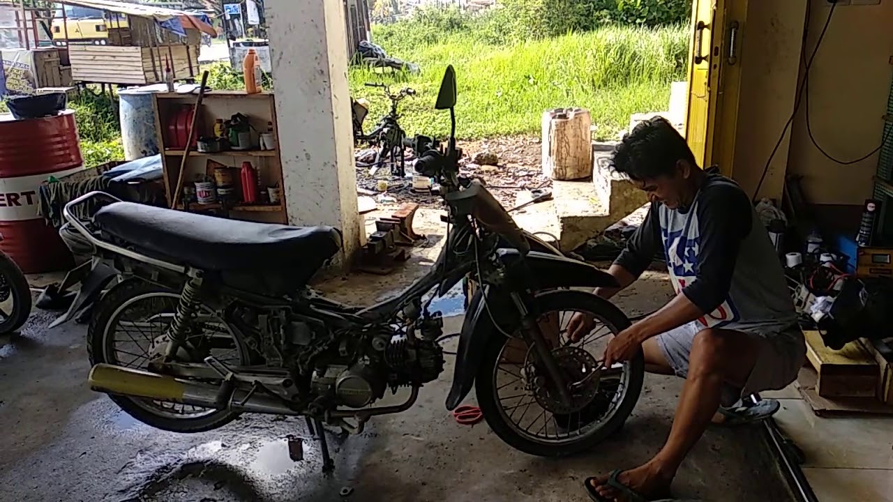 Cara mudah membuka ban motor 