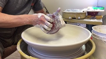 283. Throwing a Large Platter with Hsin-Chuen Lin 林新春 示範拉大盤