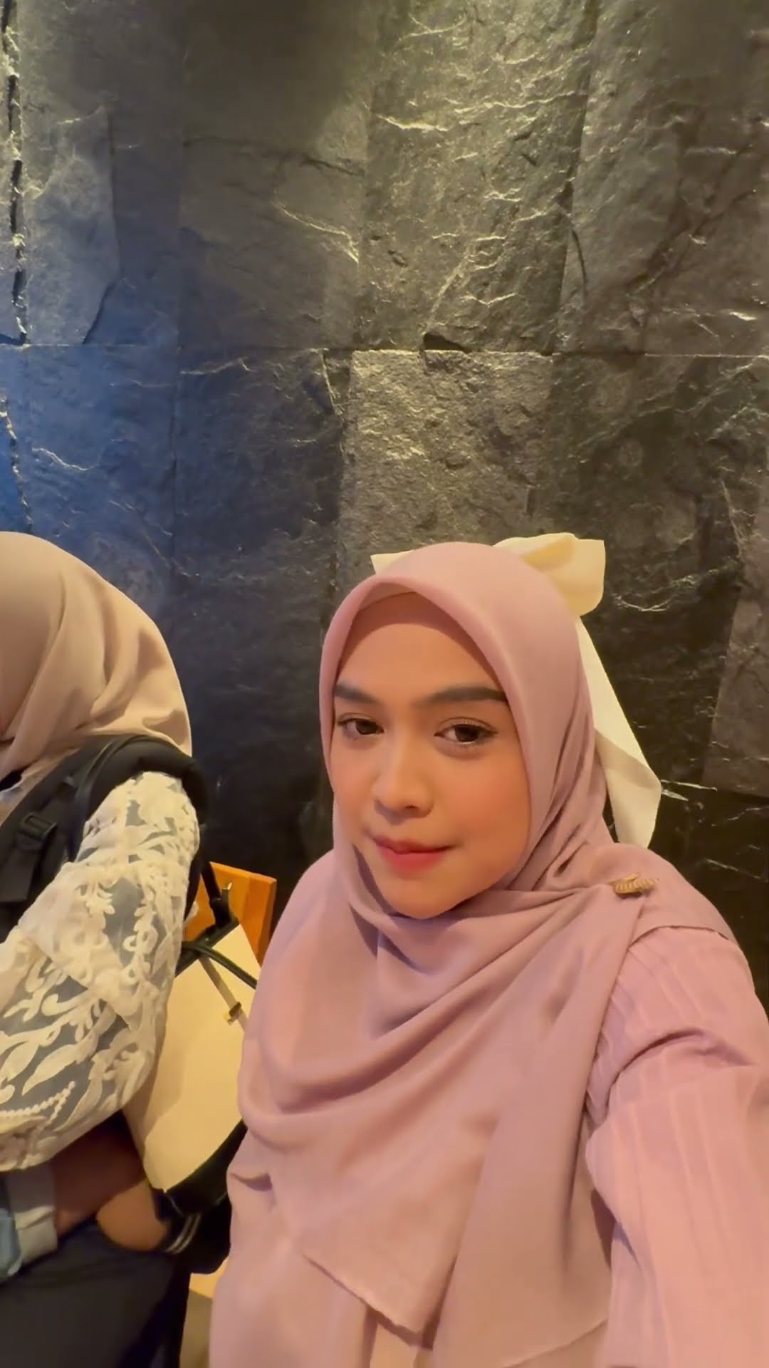 Bingung mominya abhi mau pesen makan apa ya??