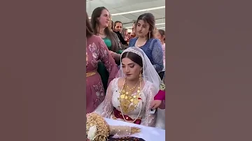 العروس لابسة كيلو ذهب وضايجة شتريدين لعد ام حلك 
