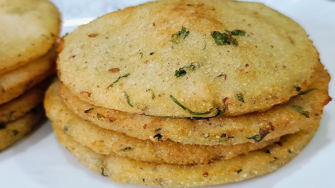 కేవలం సుజీరవ్వ తో సాయంత్రం వేడివేడిగా ఈ టేస్టీ స్నాక్ చేసి చూడండి తినే కొద్దీ తినాలనిపిస్తుంది 