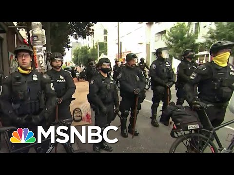 Seattle Police Clearing Out Capitol Hill Occupied Protest Zone After Mayor's Executive Order | MSNBC