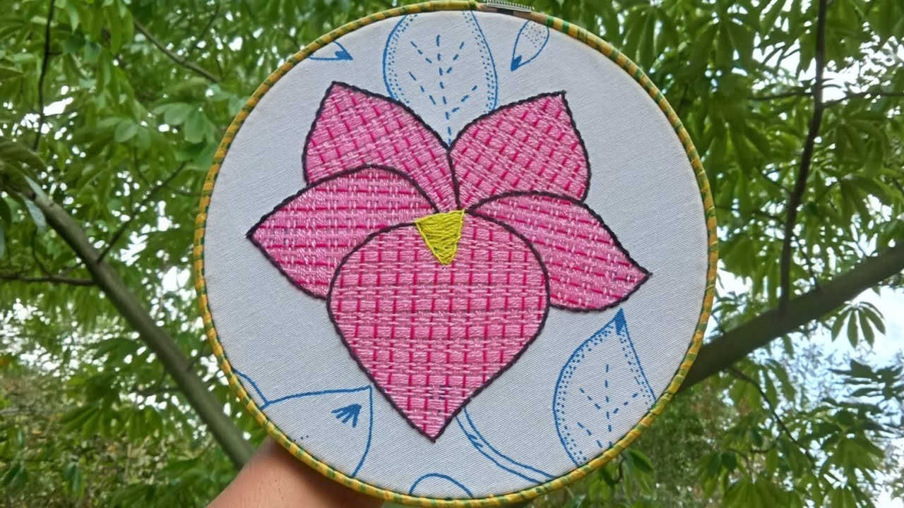 como bordar una flor del pensamiento#10 con una linda puntada ideal para cualquier diseño de pétalos