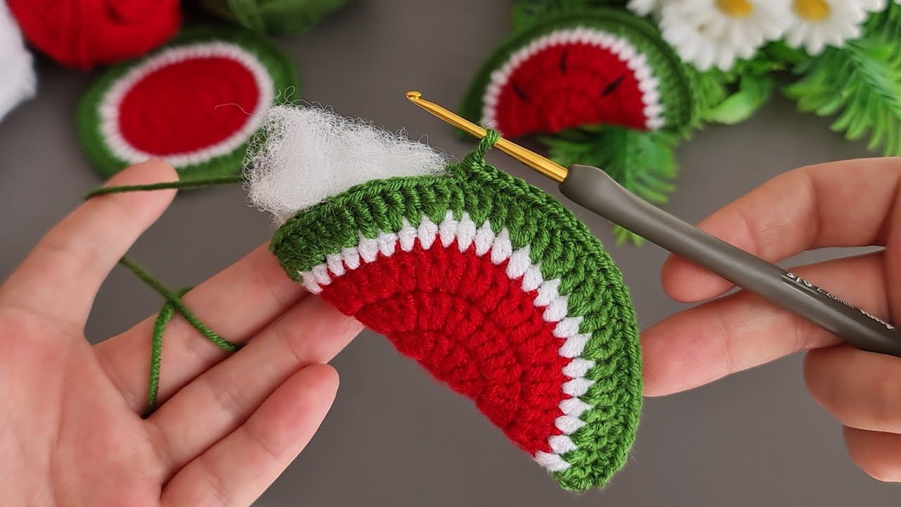 3D 🍉Wow Amazing 🍉 Very easy crochet Watermelon keychain making for beginners.