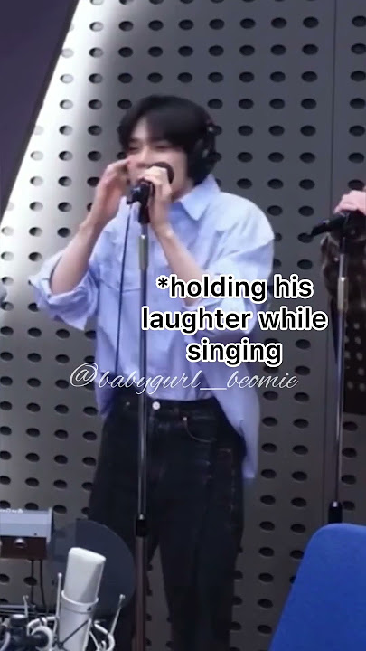 The host’s scream when they are singing Deja Vu😭 #txt