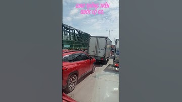 Xe đông xếp hàng giày đặt trên Quốc lộ 60 trước khi lên cầu Rạch Miễu.