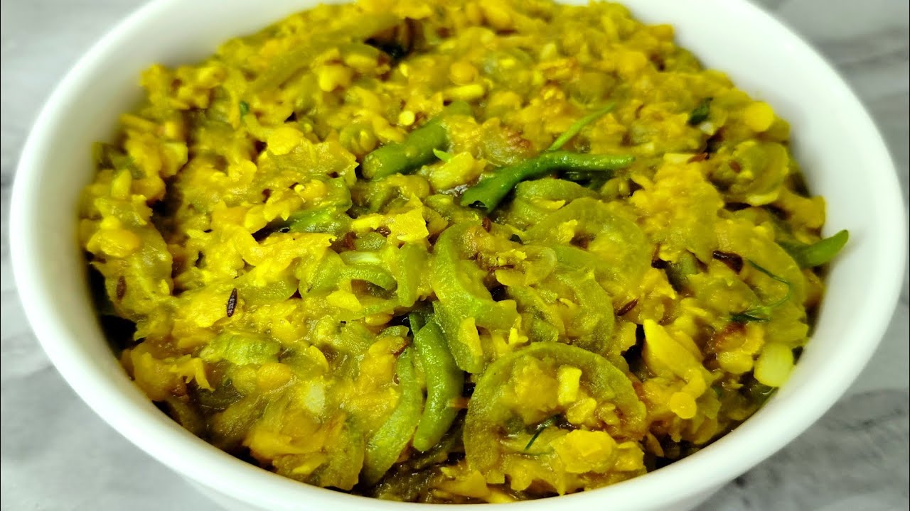 মসুরের ডাল দিয়ে চিচিঙ্গা রান্না | Daal Diye Chichinga Ranna | Snake ...