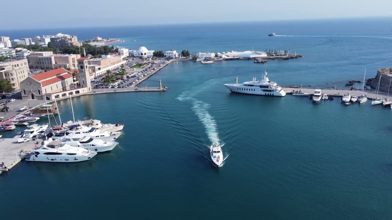Дрон става колос (Colossus of Rhodes from above)