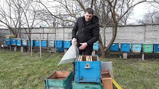 Професійний метод , як взяти більше меду та уникнути роїння бджіл на пасіці.
