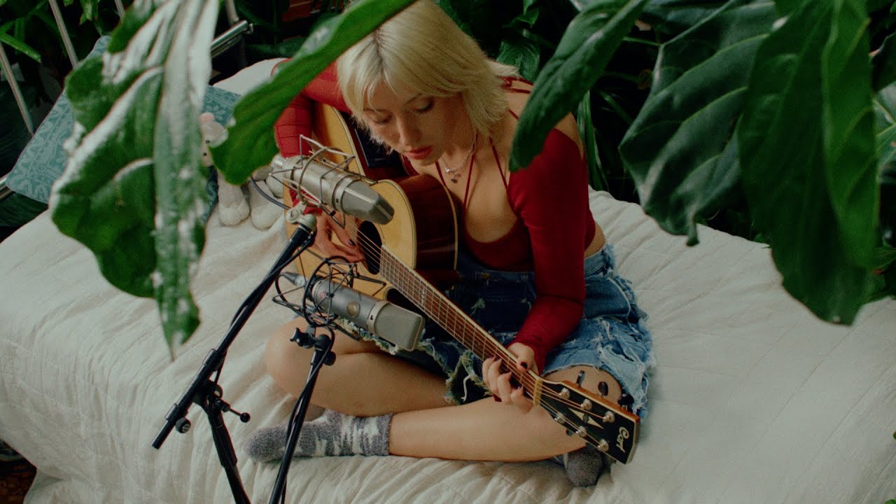Guarda Lotte Gallagher - Heavy (Live at Glasshaus) su YouTube Guarda Lotte Gallagher - Heavy (Live at Glasshaus) su YouTube