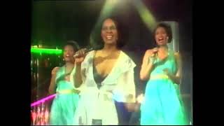 Martha And The Vandellas - Dancing In The Street (live London 1985)