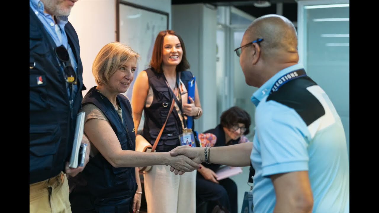 Philippines 2025 EU EOM - Slideshow Chief Observer visit to COMELEC and EU Observers in Cebu