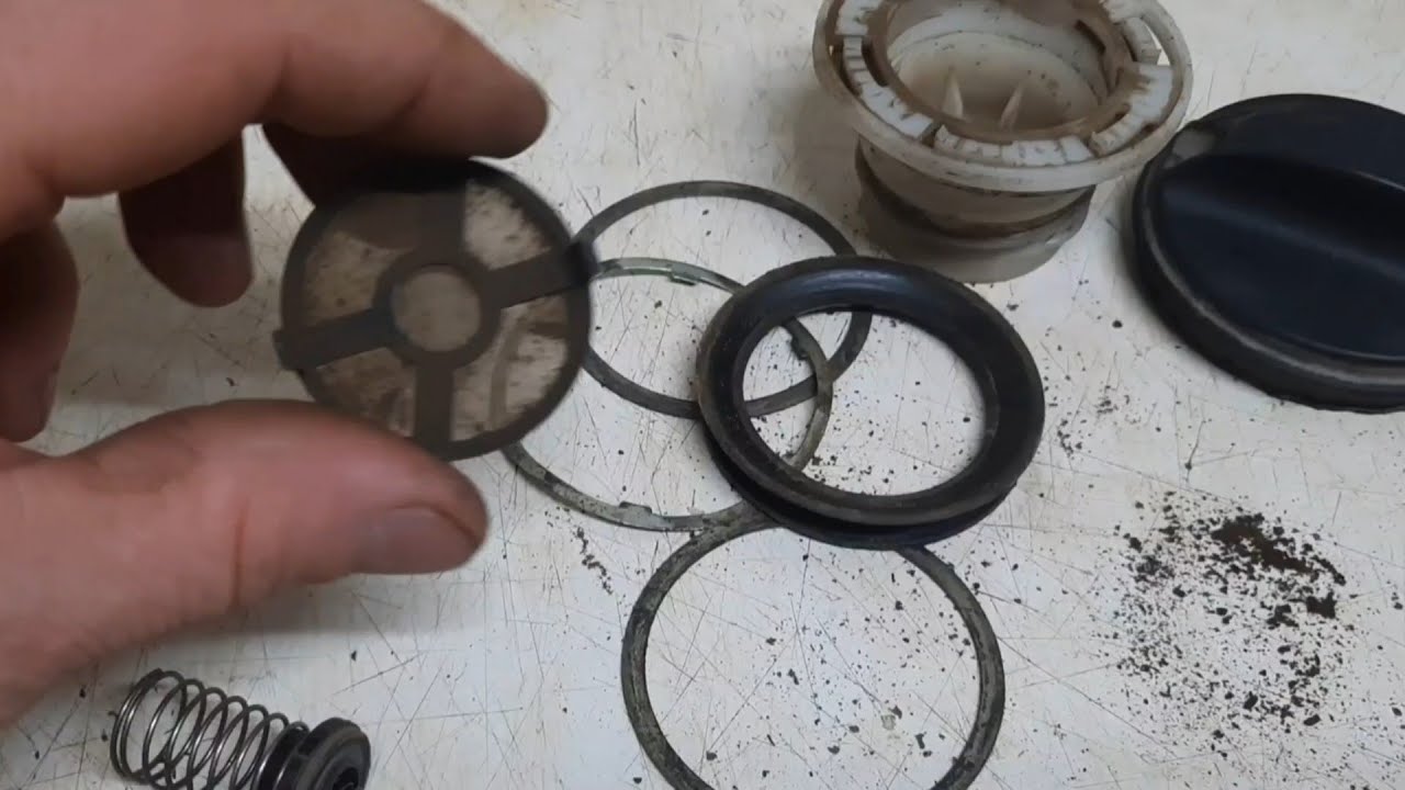 Дёргается машина, забита сетка в крышке топливного бака.ВаЗ 2112,Приора ...