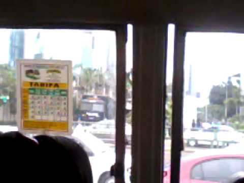 121113 Bigbang en Lima: fans afuera del Westin