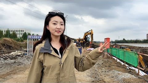 How To Use Excavators to Widen and Dredge Riverbeds for Flood Prevention