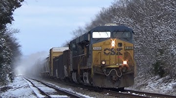 CSX ES40DC 5359 Kicks Up Snow Leading Manifest Q521-03 on 1/3/22
