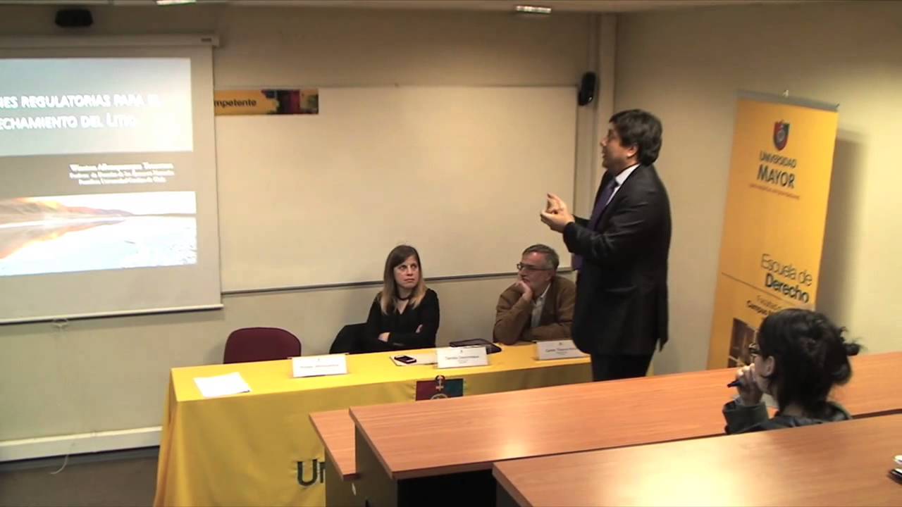 Winston Alburquenque en coloquio 