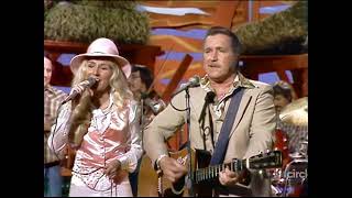 The Kendalls tell a joke and sing Pittsburgh Stealers on Hee Haw November 25, 1978