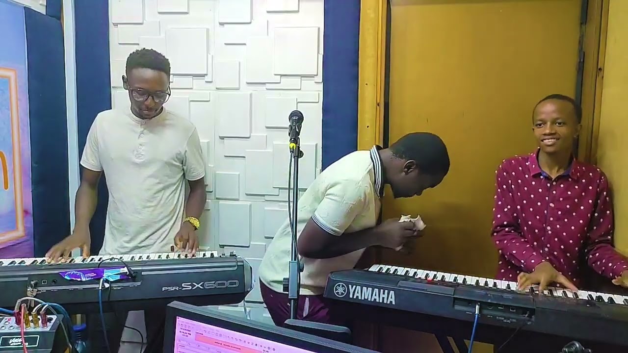 KIKUYU SMOOTH PRAISE NA GUKA WA KINANDA ,FREDDY WORSHIPPER ,JAYMOH & MUNA JOMO KIGOOCO FM