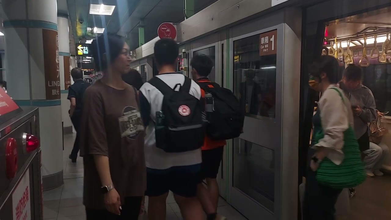 台北捷運 文湖線 麟光站 下班尖峰時刻人潮(往動物園方向) [BR06 TZ]