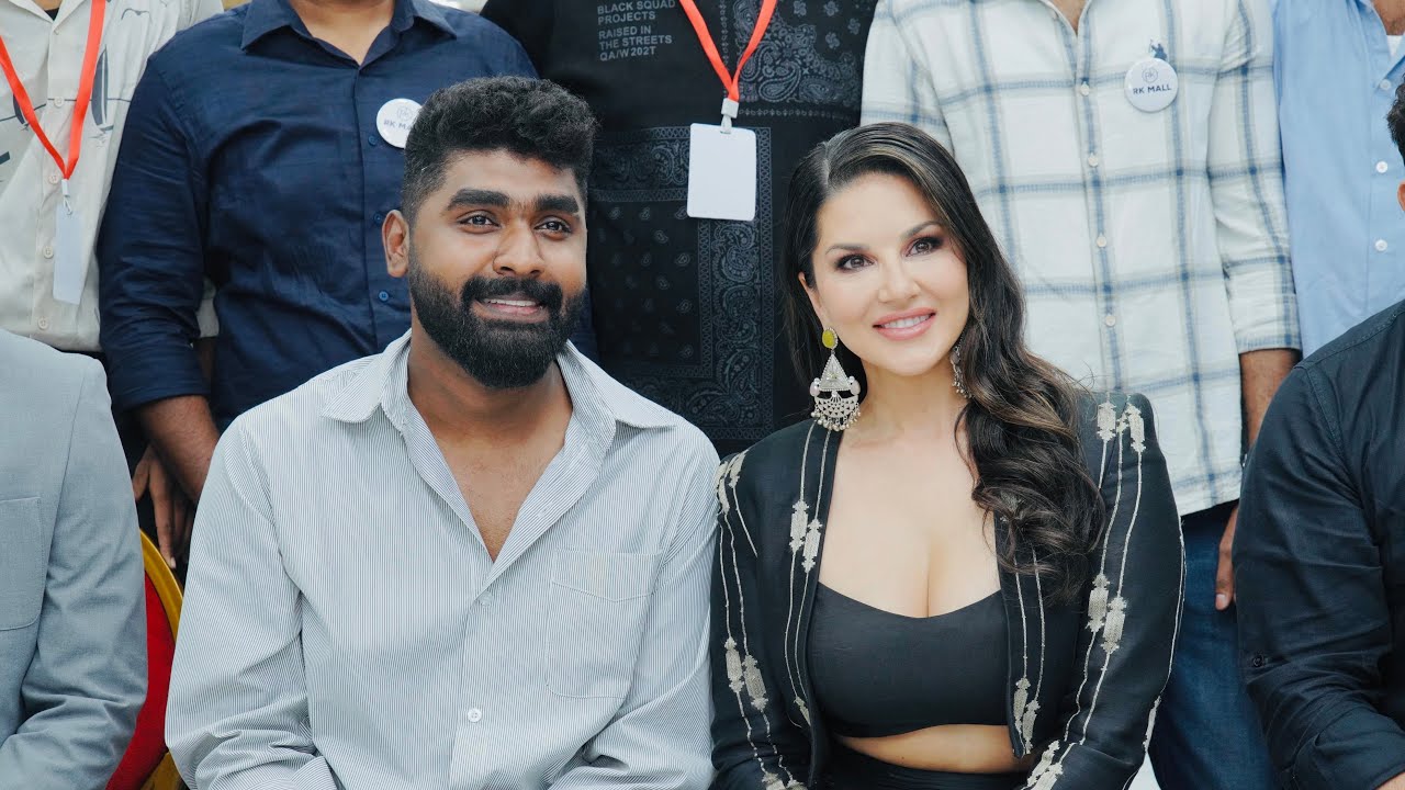 ഉദ്ഘാടനപരിപാടി At TRIVANDRUM With SUNNY LEONE 😊 തലസ്ഥാനത്തെ നമ്മുടെ ആദ്യ പരിപാടി! ❤️