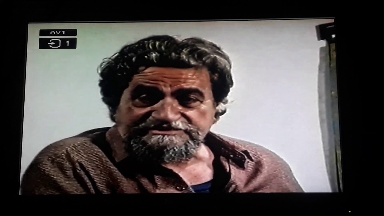 Ο Καραγκιοζοπαίχτης Θανάσης Σπυρόπουλος παίζει μπουζούκι !!!