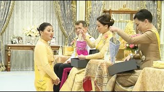 สมเด็จพระเจ้าลูกเธอ เจ้าฟ้าสิริวัณณวรีฯ เฝ้าฯ พระบาทสมเด็จพระเจ้าอยู่หัว สมเด็จพระนางเจ้าฯ