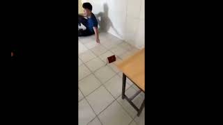 Kuran I Kelime Tekme Atan Genç Orjinal Video Açıklamada