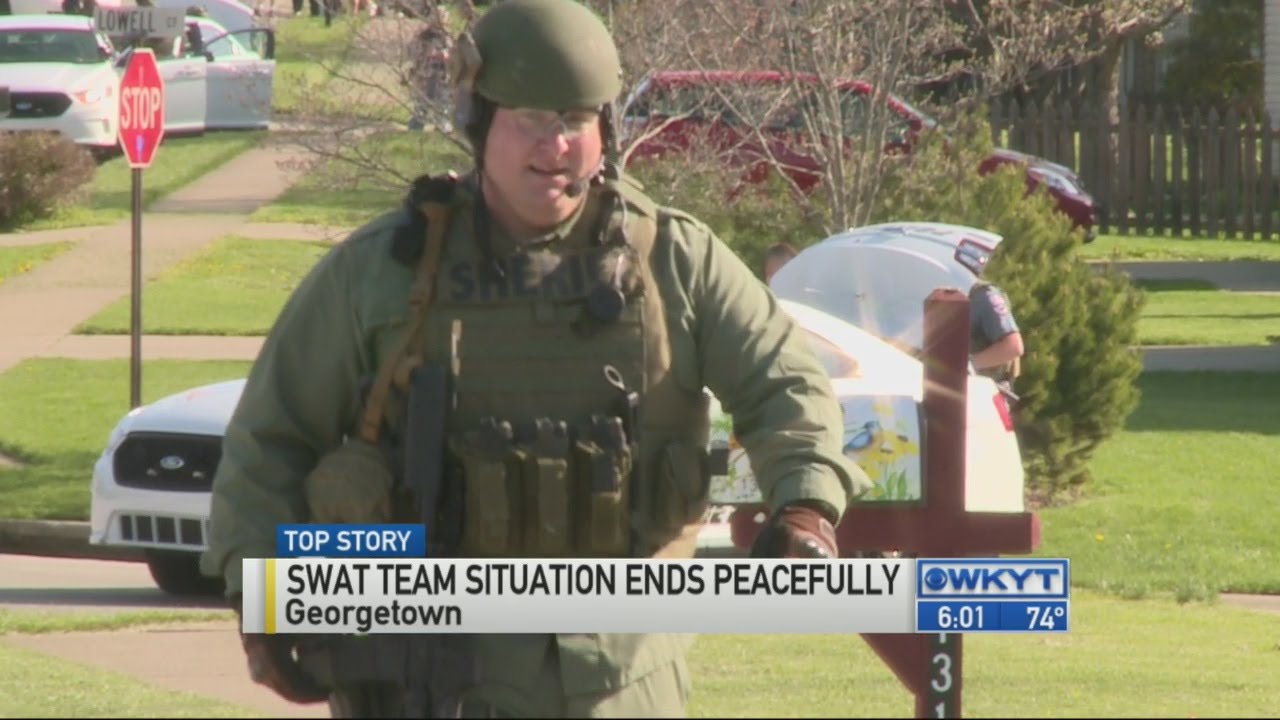 SWAT team situation ends peacefully - YouTube